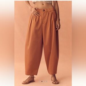 Anthropologie. Maeve curve poplin barrel pants. Color Brown. Size XS.